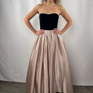 Betsey & Adam  strapless gown size 8 black Velvet top  blush satin bottom EUC